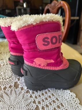 SOREL little girl pink puffer boots NWOT